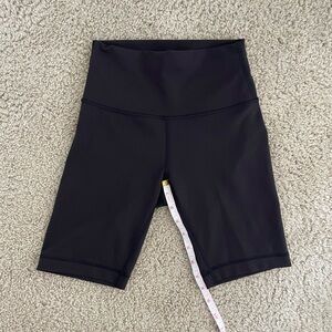 Size 4 Lulu lemon 8 inch inseam wunder train short